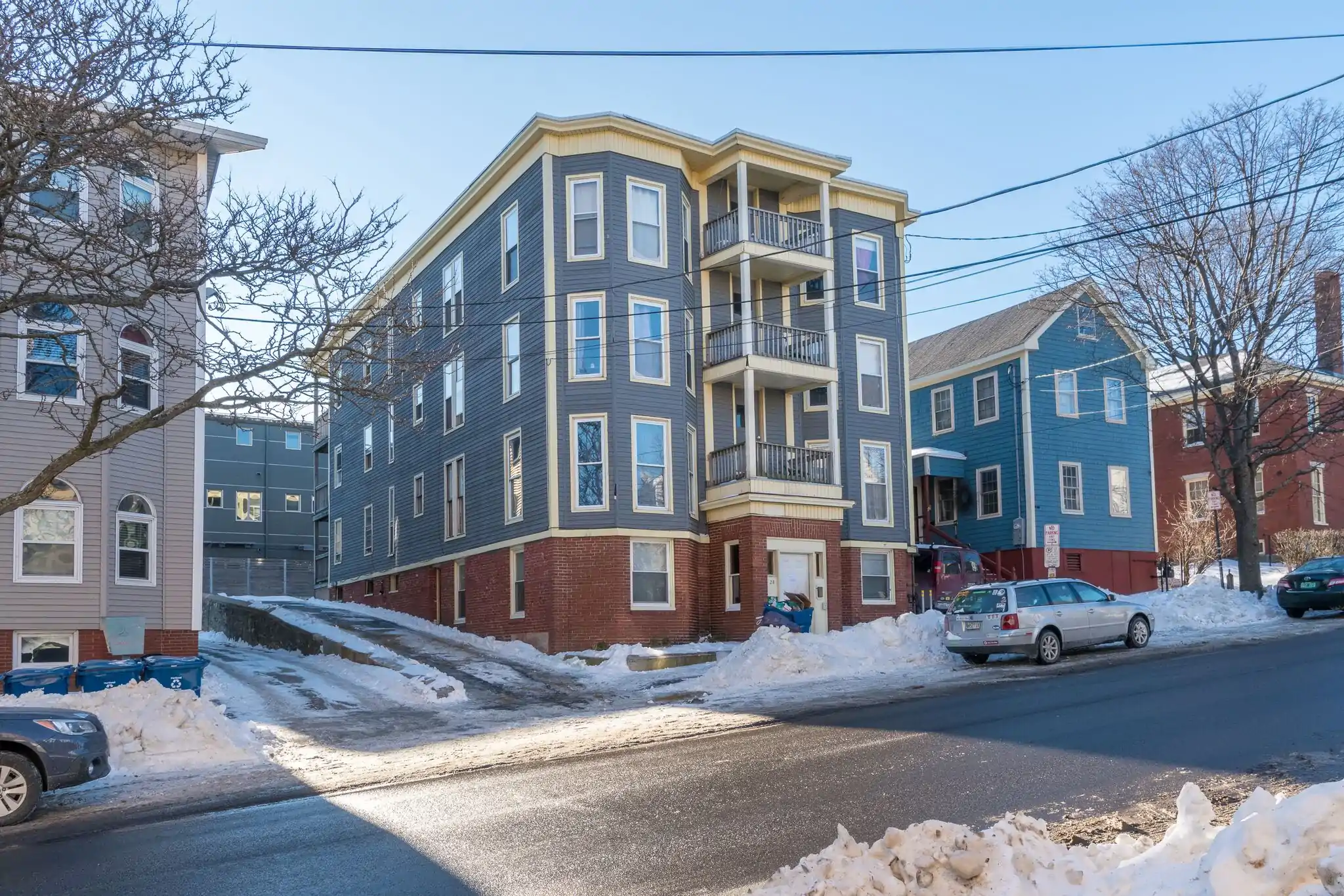 Outlook on High apartment building at 28 High Street, Portland Maine